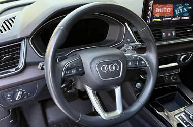 Позашляховик / Кросовер Audi Q5 2021 в 