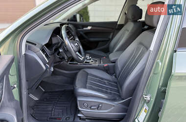 Позашляховик / Кросовер Audi Q5 2021 в 