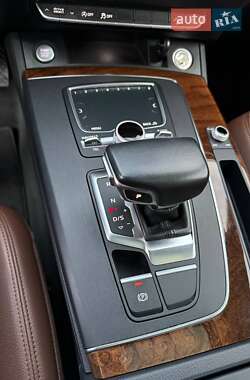 Позашляховик / Кросовер Audi Q5 2017 в 