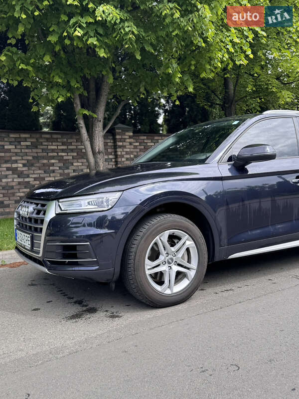 Позашляховик / Кросовер Audi Q5 2017 в Києві