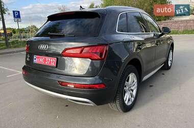 Позашляховик / Кросовер Audi Q5 2017 в 