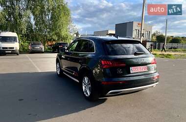 Позашляховик / Кросовер Audi Q5 2017 в 