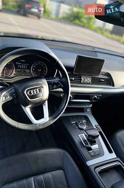 Позашляховик / Кросовер Audi Q5 2017 в 