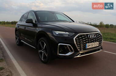 Позашляховик / Кросовер Audi Q5 2021 в 