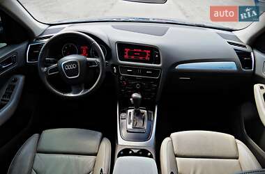 Внедорожник / Кроссовер Audi Q5 2009 в 