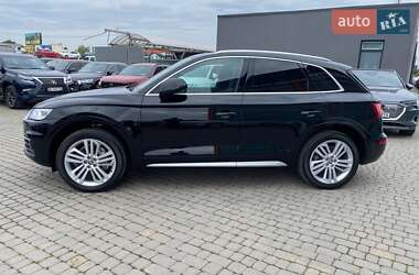 Позашляховик / Кросовер Audi Q5 2019 в 
