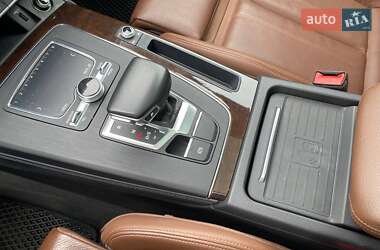 Позашляховик / Кросовер Audi Q5 2019 в 