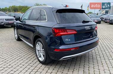 Внедорожник / Кроссовер Audi Q5 2018 в 