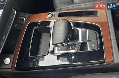Позашляховик / Кросовер Audi Q5 2020 в 
