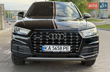 Внедорожник / Кроссовер Audi Q5 2017 в 
