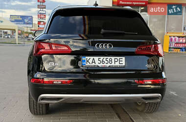 Внедорожник / Кроссовер Audi Q5 2017 в 