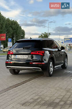 Внедорожник / Кроссовер Audi Q5 2017 в 