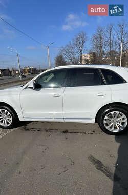Внедорожник / Кроссовер Audi Q5 2012 в 