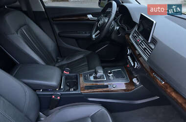 Внедорожник / Кроссовер Audi Q5 2018 в 
