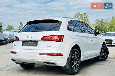 Внедорожник / Кроссовер Audi Q5 2018 в 