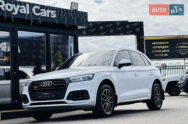 Внедорожник / Кроссовер Audi Q5 2018 в 