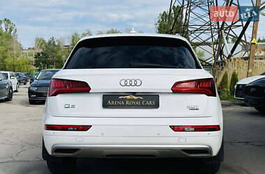 Внедорожник / Кроссовер Audi Q5 2018 в 