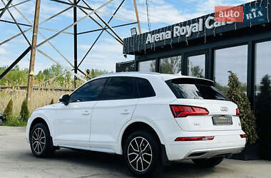 Внедорожник / Кроссовер Audi Q5 2018 в 
