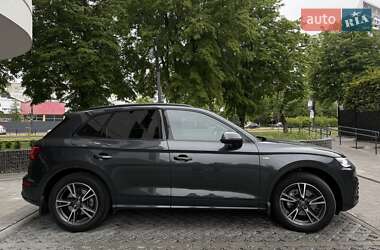 Внедорожник / Кроссовер Audi Q5 2017 в 