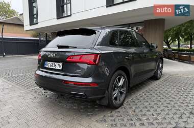 Внедорожник / Кроссовер Audi Q5 2017 в 