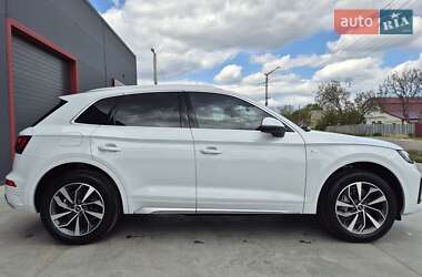 Внедорожник / Кроссовер Audi Q5 2022 в 