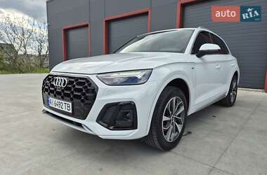 Внедорожник / Кроссовер Audi Q5 2022 в 