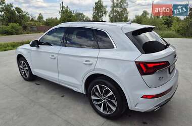 Внедорожник / Кроссовер Audi Q5 2022 в 