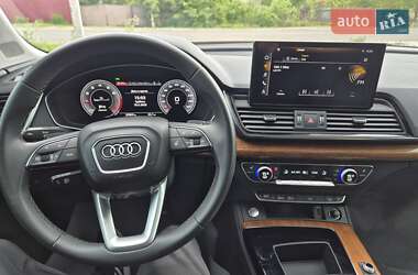 Внедорожник / Кроссовер Audi Q5 2022 в 
