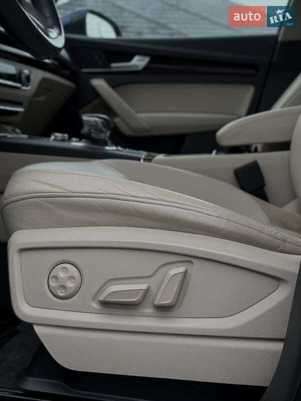 Позашляховик / Кросовер Audi Q5 2017 в Рівному