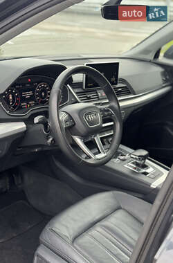 Внедорожник / Кроссовер Audi Q5 2018 в 