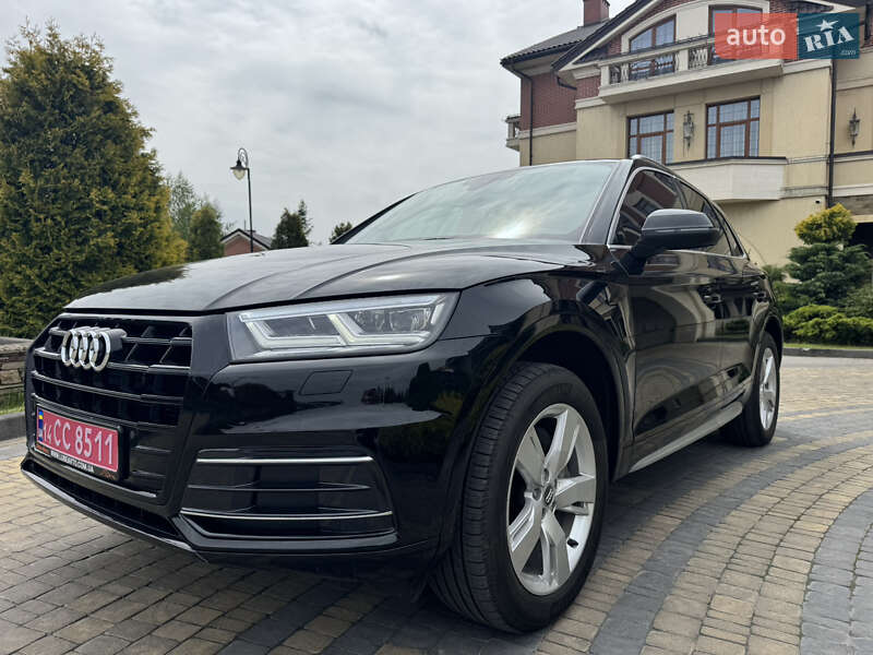 Внедорожник / Кроссовер Audi Q5 2018 в 
