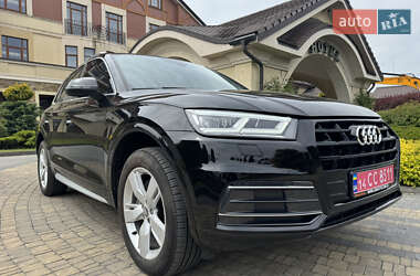 Внедорожник / Кроссовер Audi Q5 2018 в 