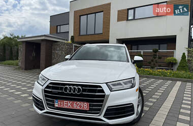 Позашляховик / Кросовер Audi Q5 2018 в 