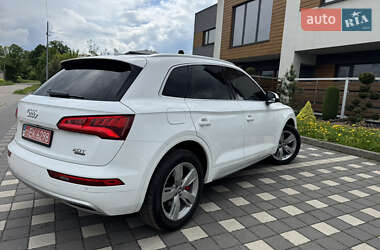 Позашляховик / Кросовер Audi Q5 2018 в 
