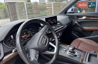 Позашляховик / Кросовер Audi Q5 2018 в 