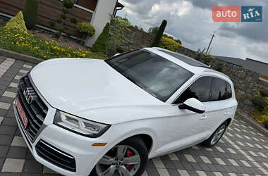 Позашляховик / Кросовер Audi Q5 2018 в 