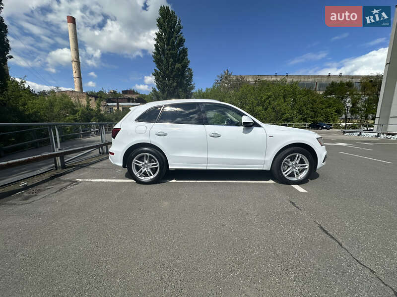 Внедорожник / Кроссовер Audi Q5 2016 в Киеве