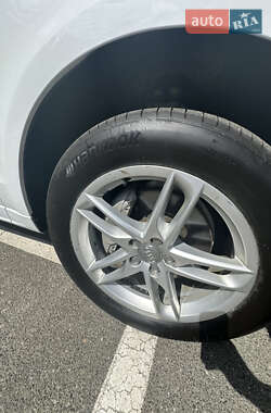 Позашляховик / Кросовер Audi Q5 2016 в Києві