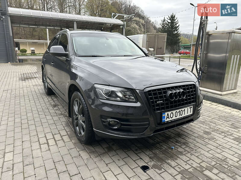 Внедорожник / Кроссовер Audi Q5 2009 в 