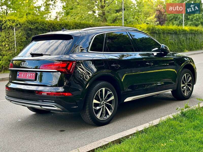Внедорожник / Кроссовер Audi Q5 2021 в Киеве