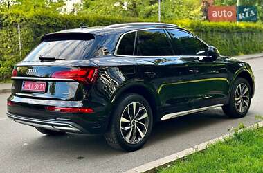 Позашляховик / Кросовер Audi Q5 2021 в 