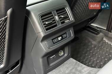 Позашляховик / Кросовер Audi Q5 2021 в 