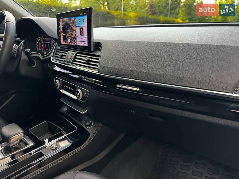 Внедорожник / Кроссовер Audi Q5 2021 в Киеве