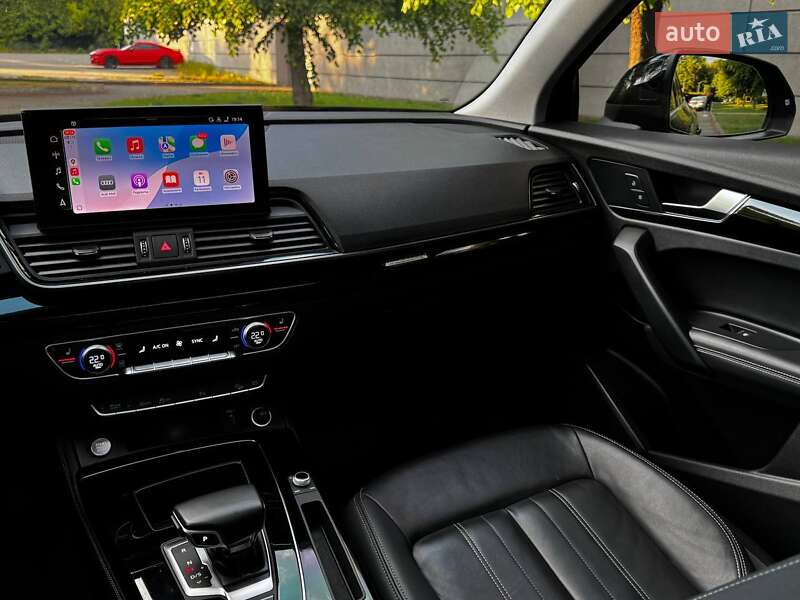 Внедорожник / Кроссовер Audi Q5 2021 в Киеве