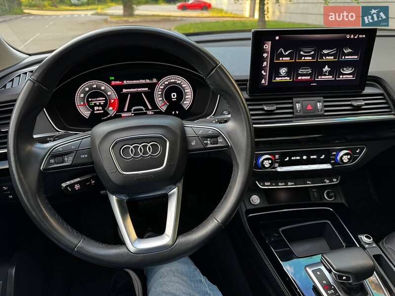 Внедорожник / Кроссовер Audi Q5 2021 в Киеве