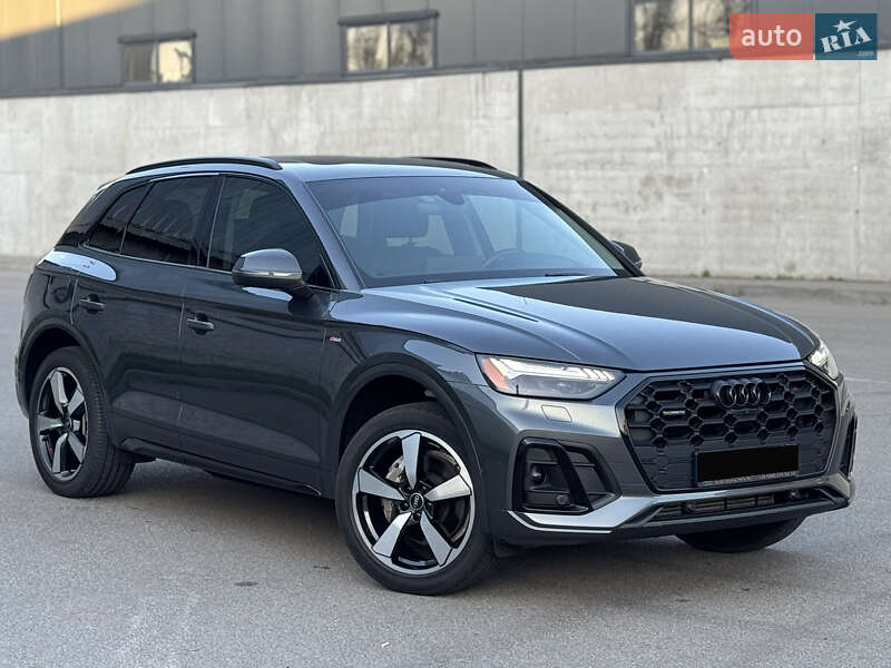 Внедорожник / Кроссовер Audi Q5 2021 в 