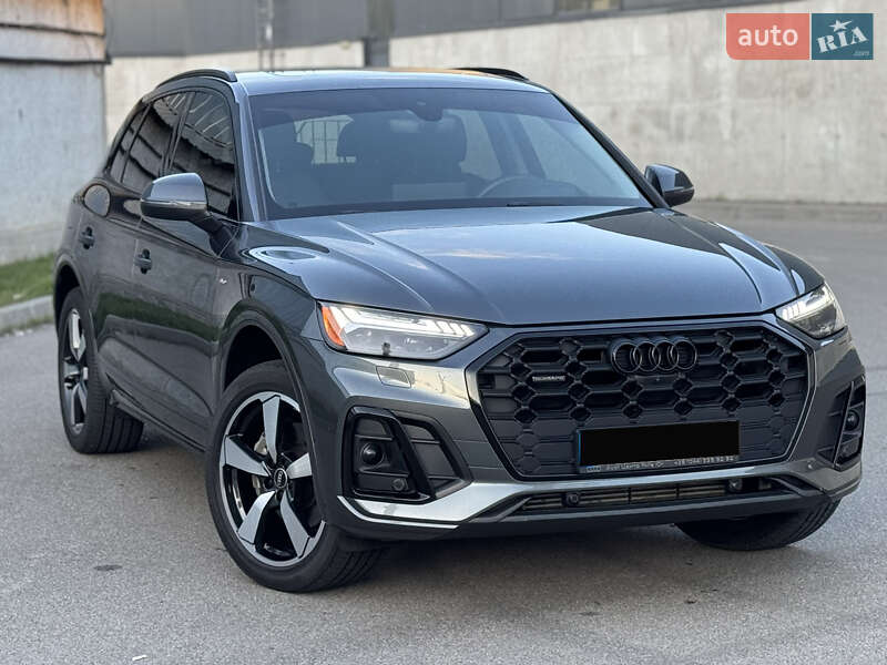 Внедорожник / Кроссовер Audi Q5 2021 в Киеве