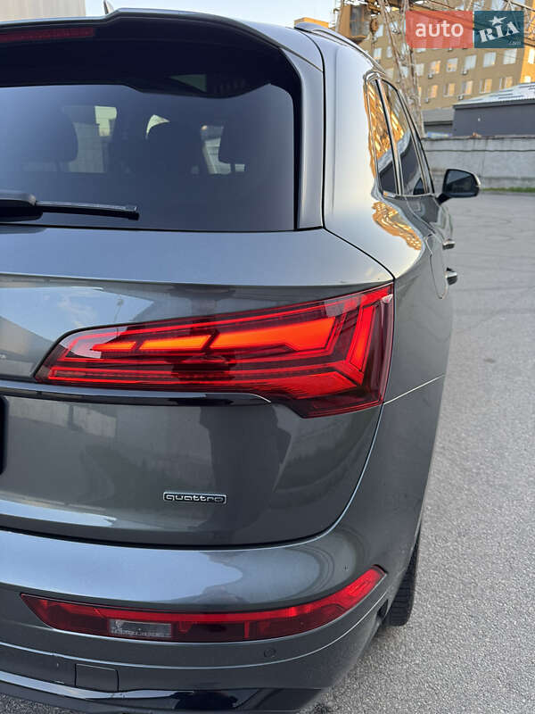 Внедорожник / Кроссовер Audi Q5 2021 в Киеве