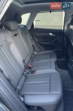 Внедорожник / Кроссовер Audi Q5 2021 в 