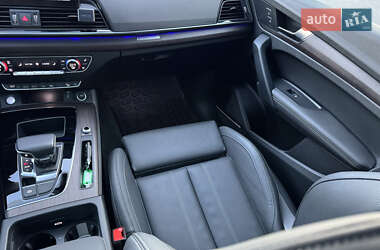 Внедорожник / Кроссовер Audi Q5 2021 в 